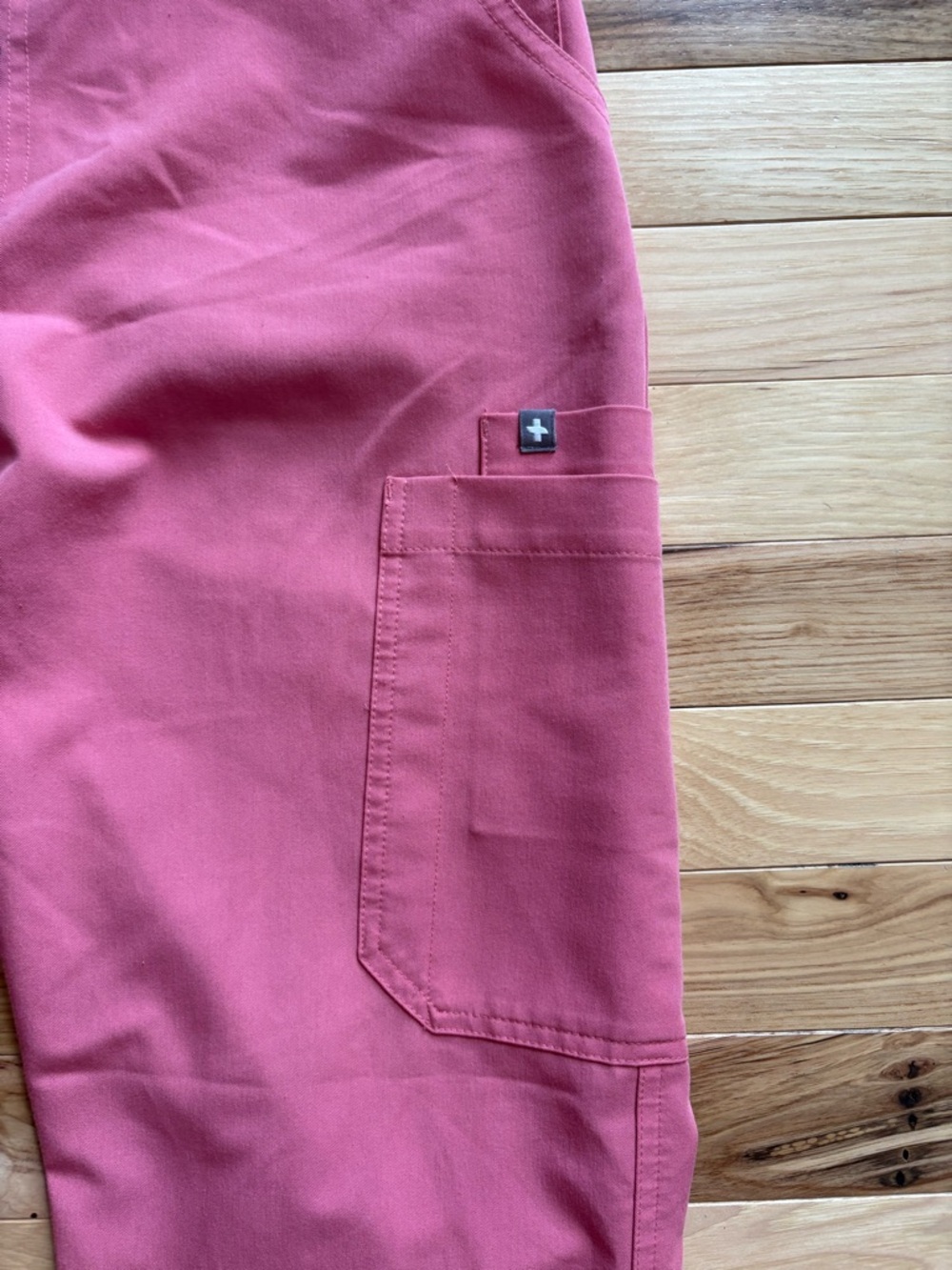 Figs Limited Edition “Beat the Pink” Kade Scrub pants size medium New - Picture 3 of 7